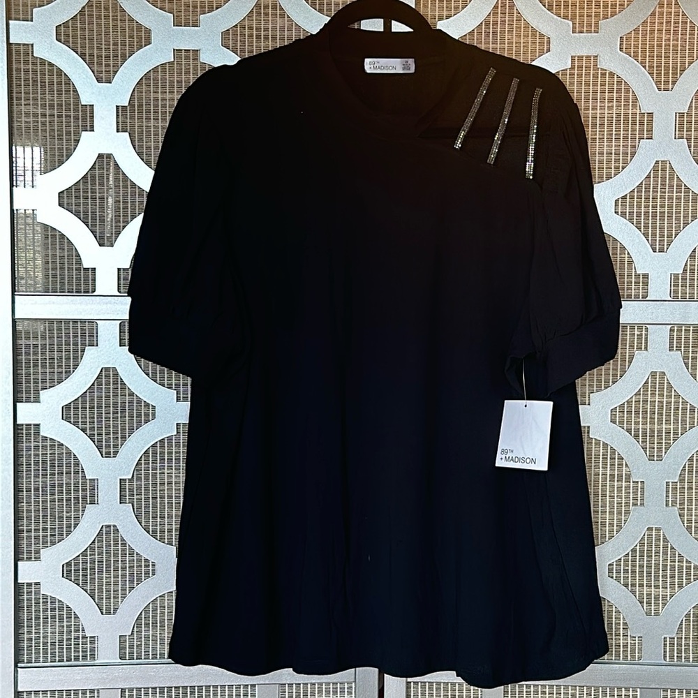 89th Madison new with tags woman’s black blouse size 2X